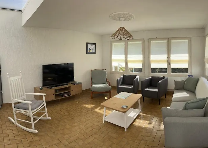 Maison Historique Familiale 300m De La Sword Casa vacanze Ouistreham